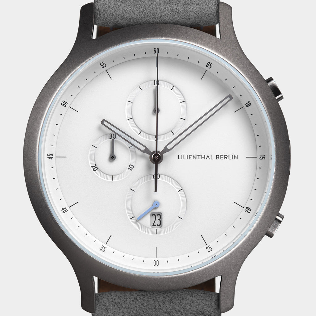 Chronograph – Dark Silver White