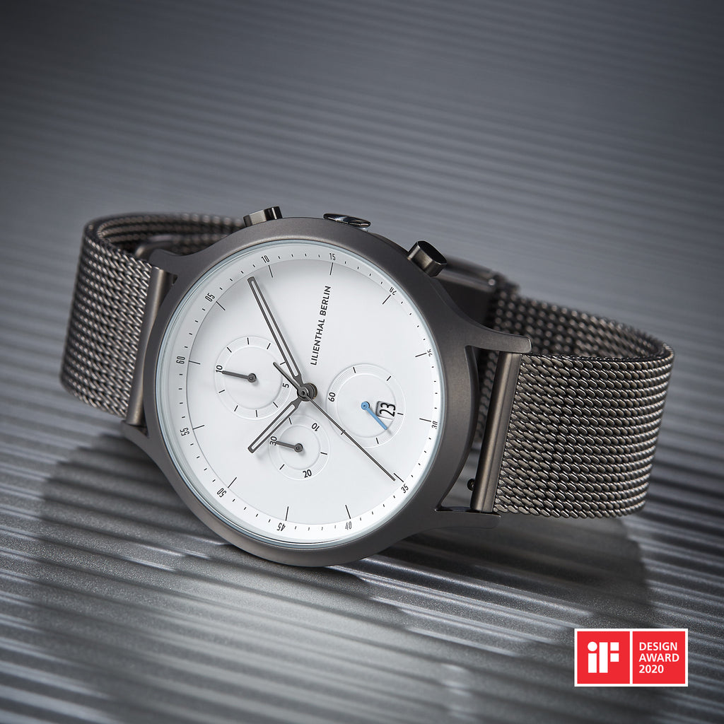 Chronograph – Dark Silver White