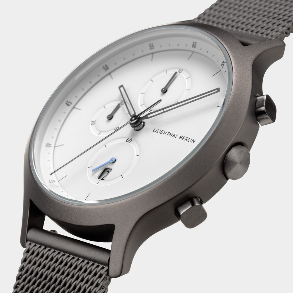 Chronograph – Dark Silver White