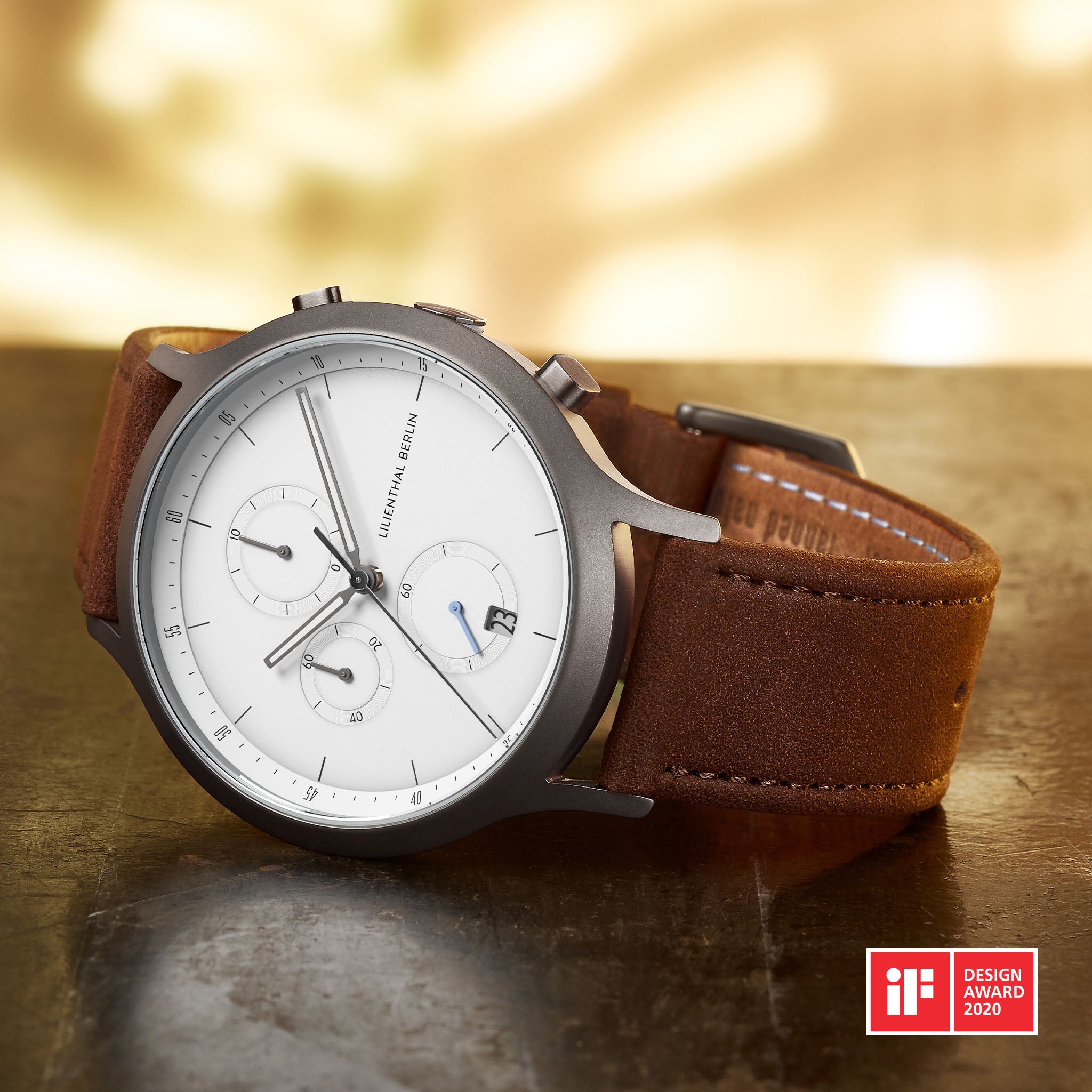 Chronograph – Dark Silver White