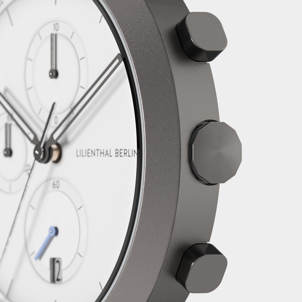 Chronograph – Dark Silver White