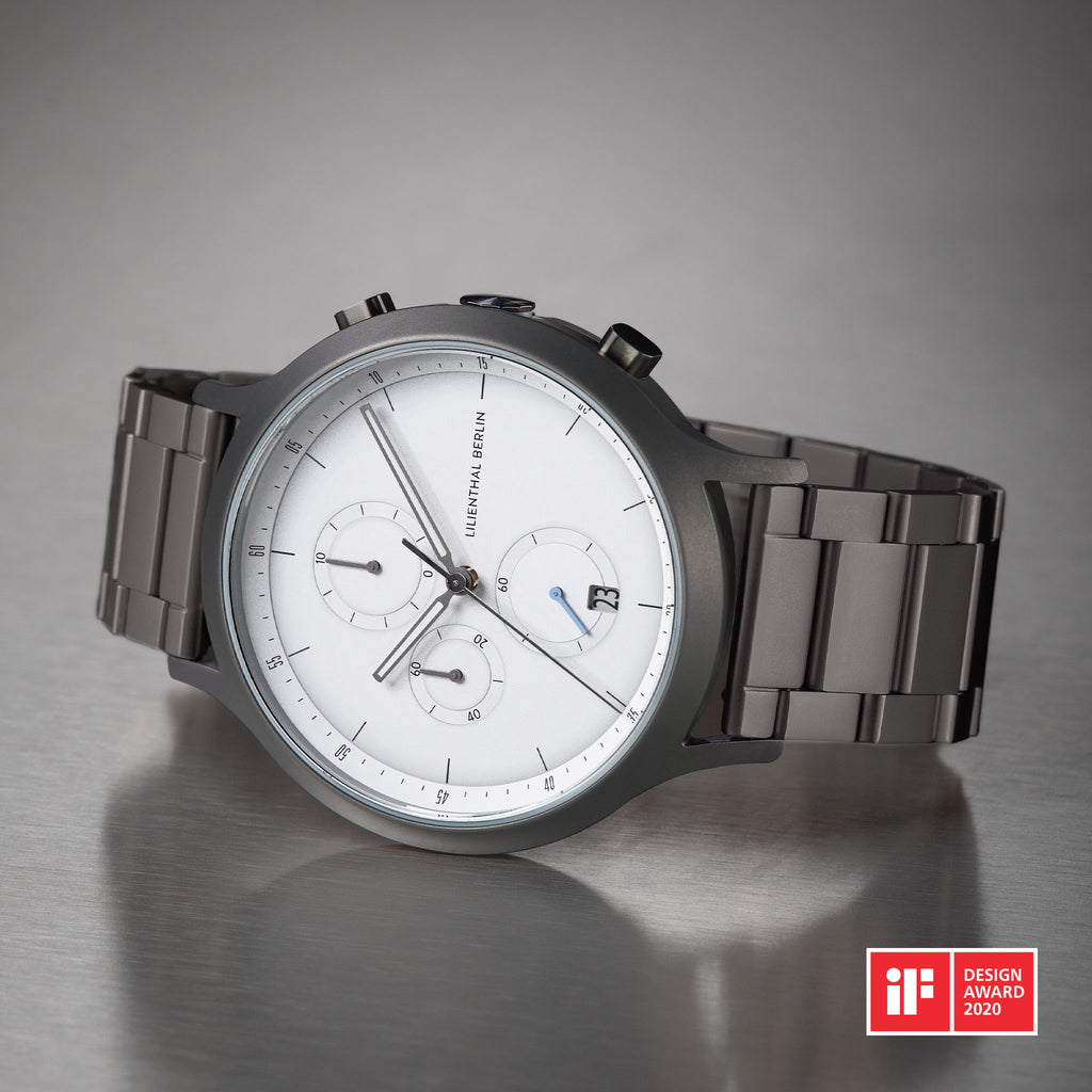 Chronograph – Dark Silver White