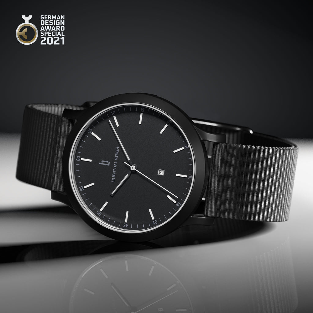 Huxley – Black White