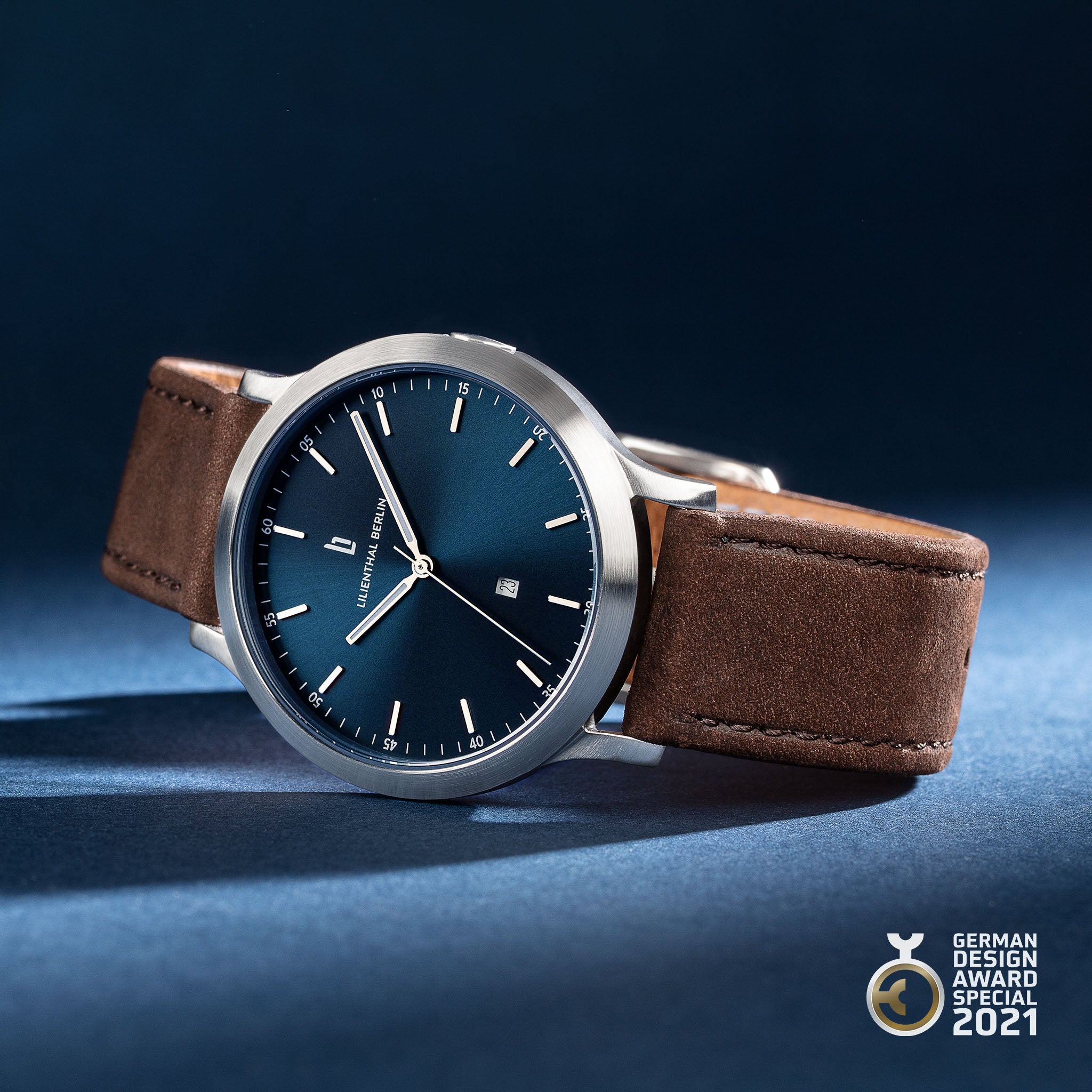 Huxley – Silver Blue