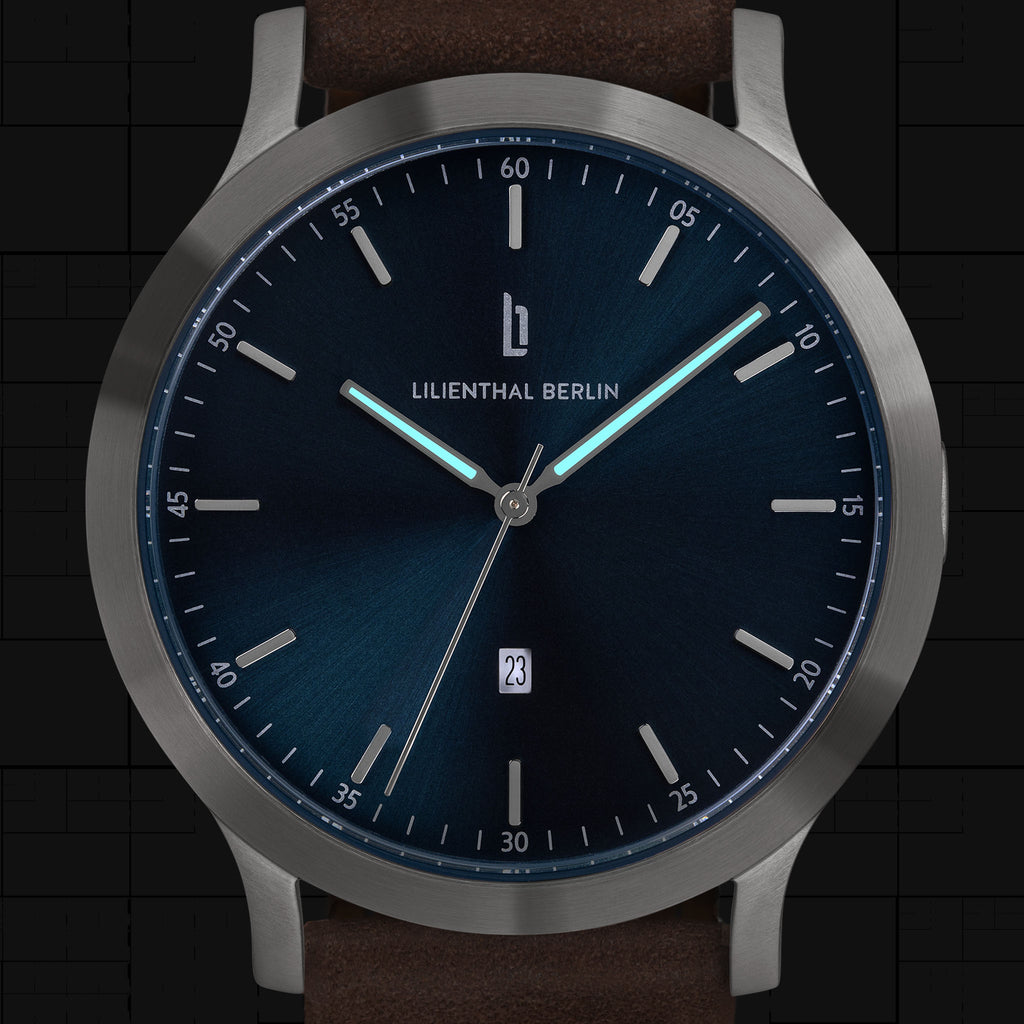 Huxley – Silver Blue