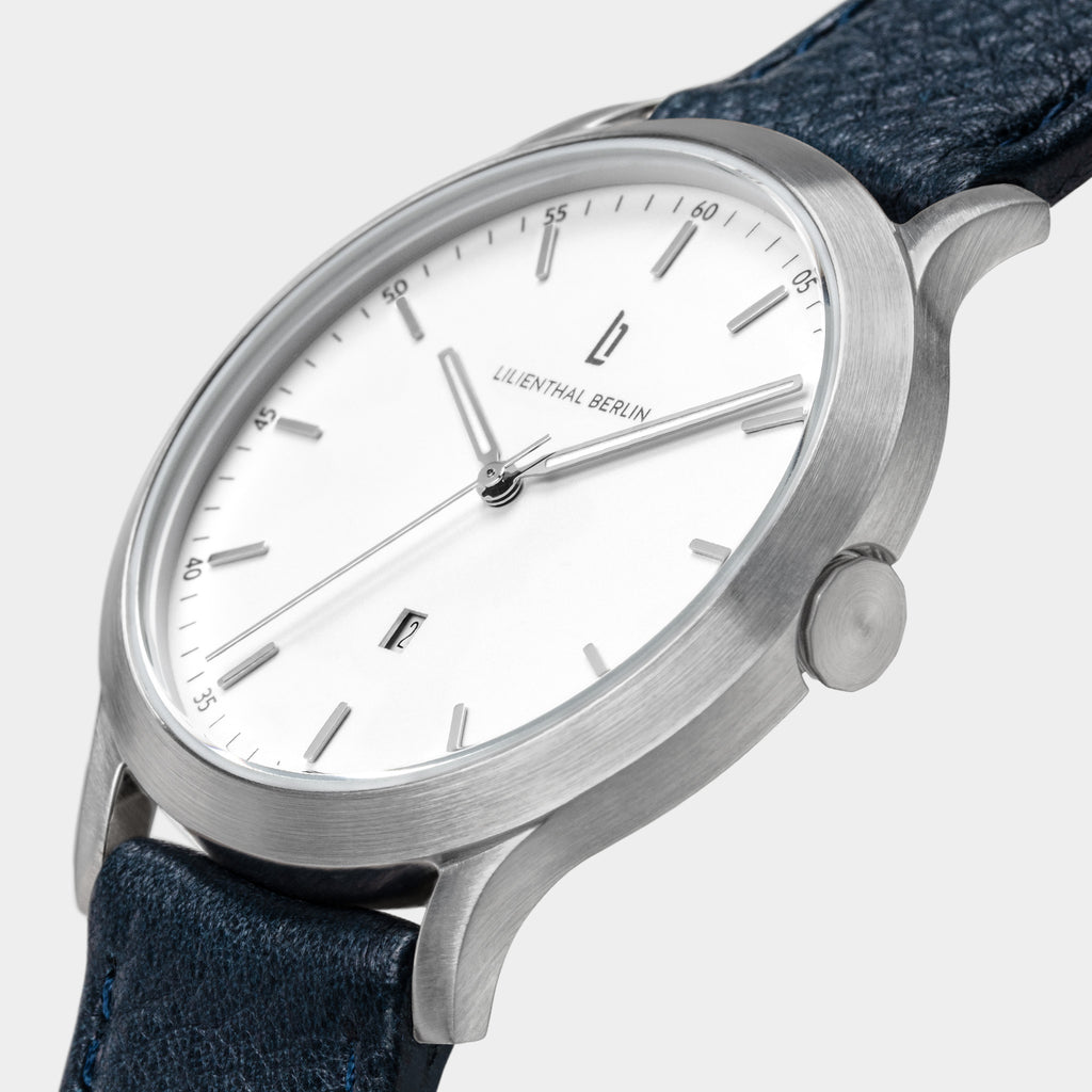 Huxley – Silver White