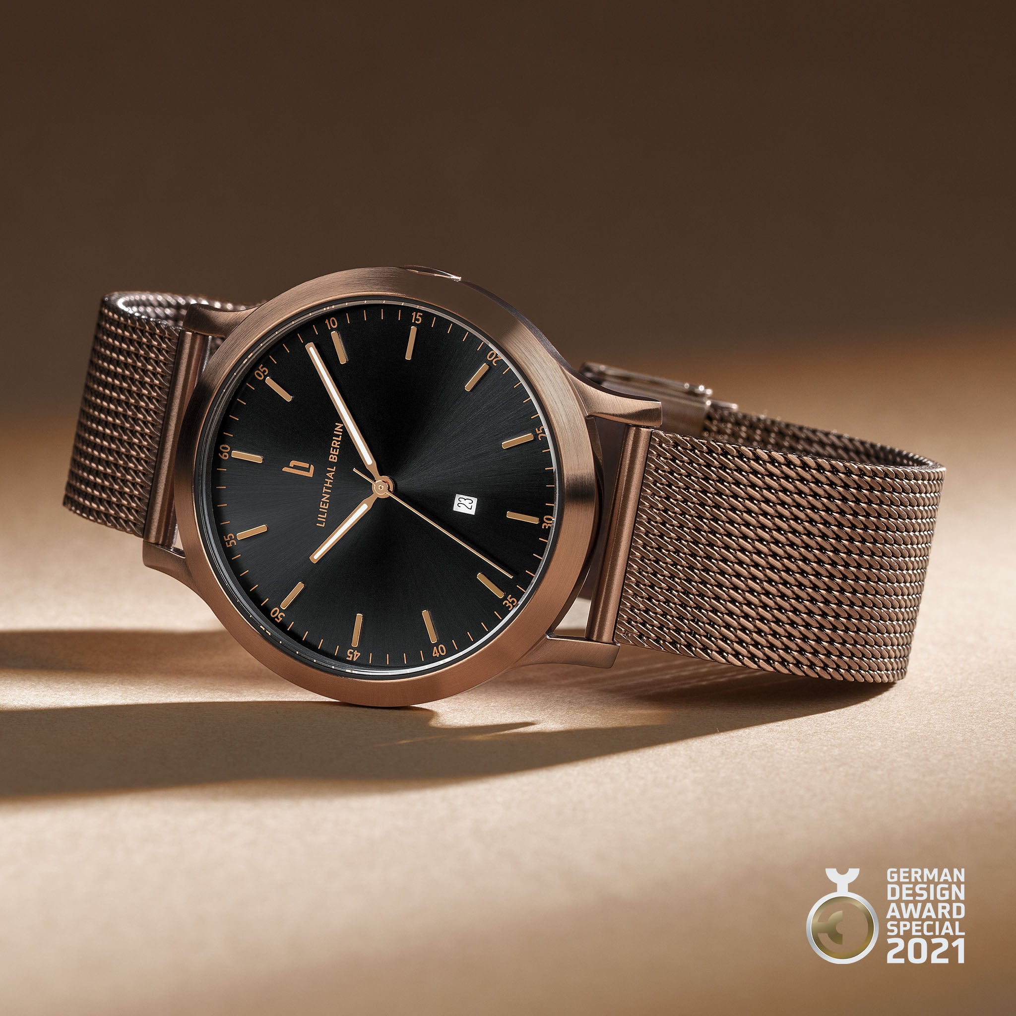 Huxley – Bronze Black