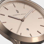 Huxley – Bronze Almond